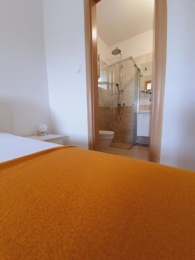 Apartmani Starigrad Paklenica - Danijel Eksteriør bilde