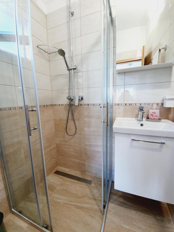 Apartmani Starigrad Paklenica - Danijel Eksteriør bilde