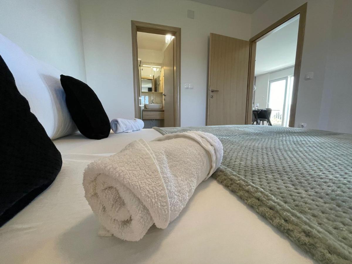 Apartmani Starigrad Paklenica - Danijel Eksteriør bilde